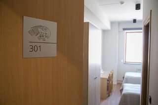 Отели типа «постель и завтрак» KASA Foundation Гюмри Двухместный номер с 2 отдельными кроватями и собственной ванной комнатой-35